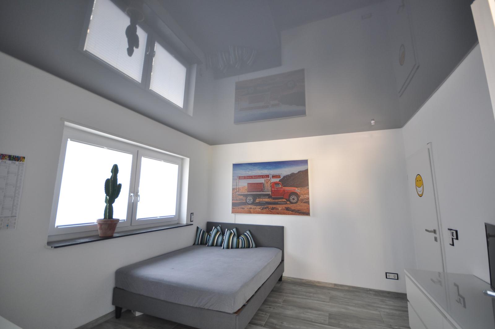 Hochglanz grau Spanndecke Schlafzimmer modern