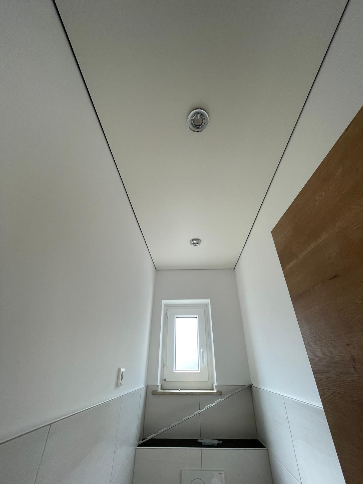 Spanndecke Gästewc weiß matt Spots